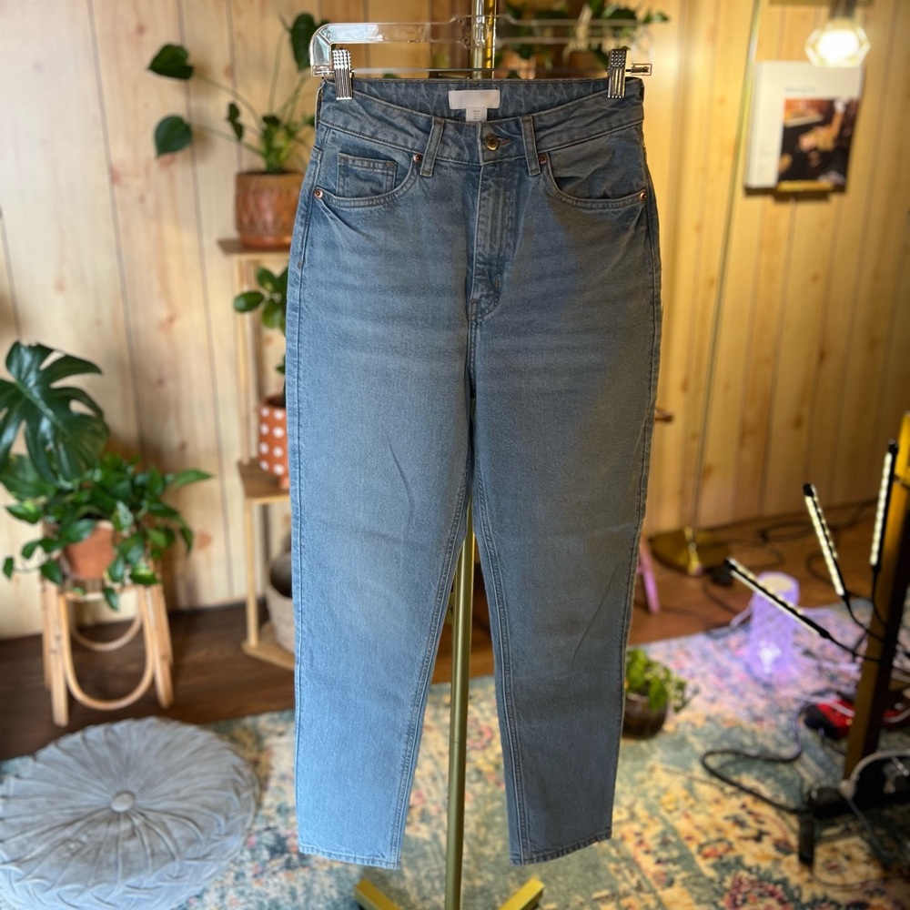 H&M High Rise Mom Jeans - Picture 3 of 8